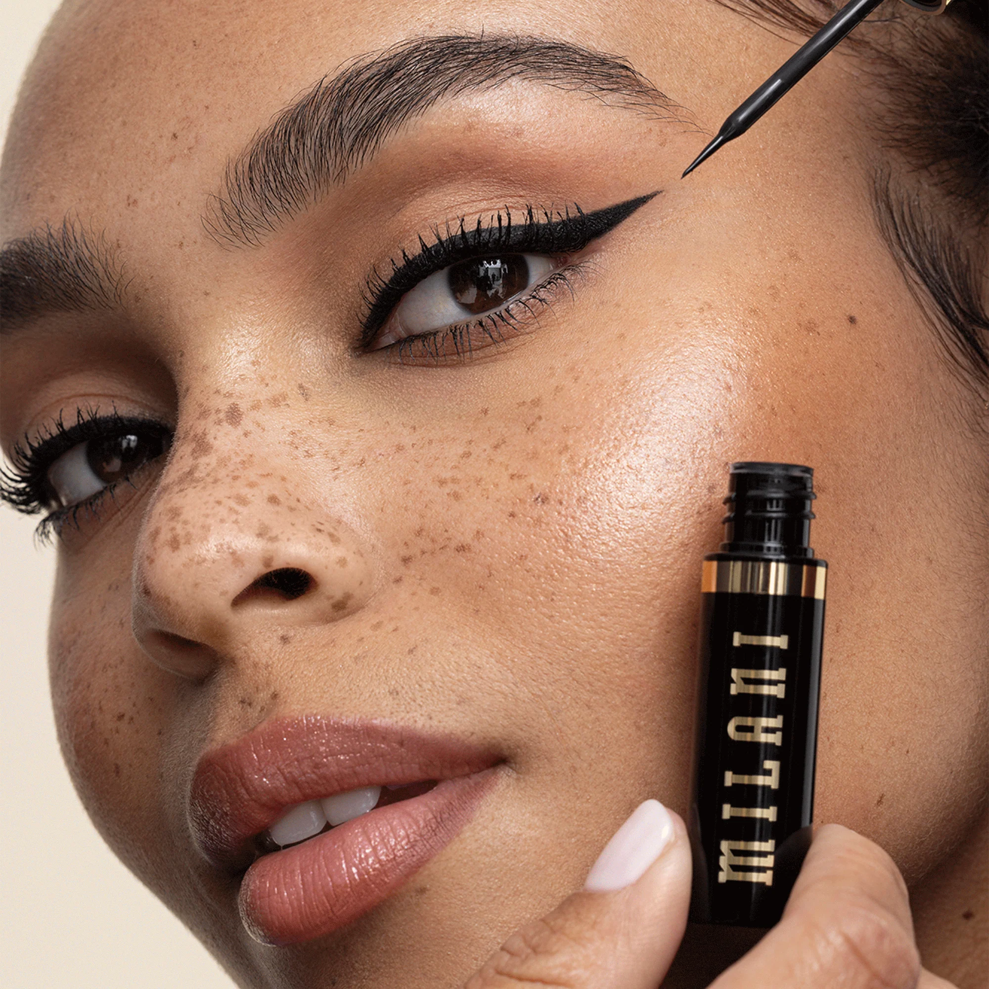 Stay Put Infinite Liner - Image 4